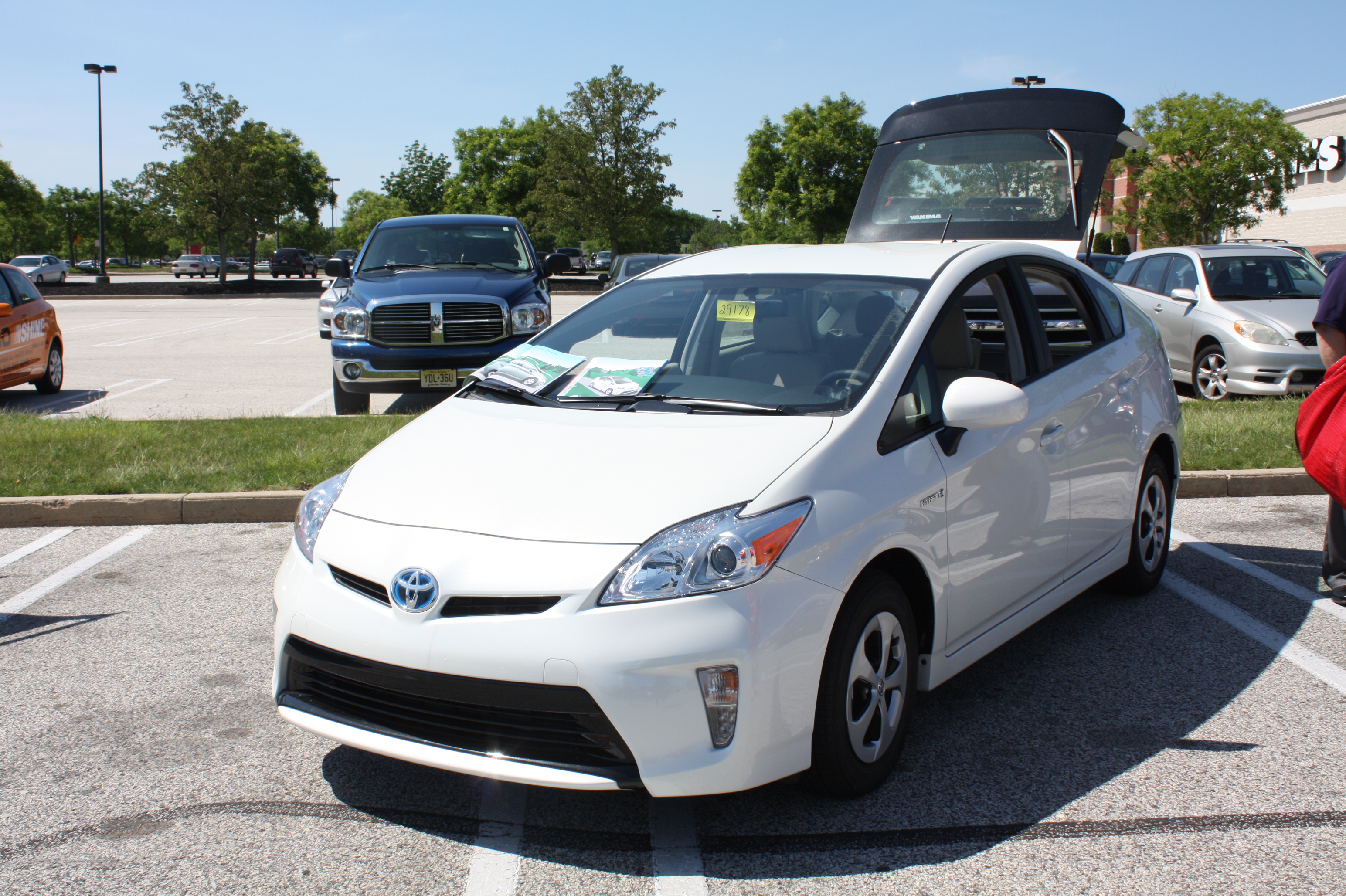 Fuel-efficient car show 4